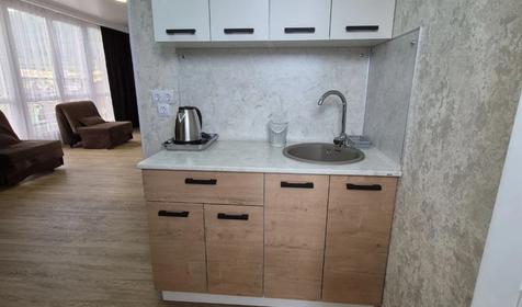 Семиместный с кухонным уголком