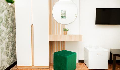 Трехместный с тремя отдельными кроватями и собственной внешней ванной комнатой