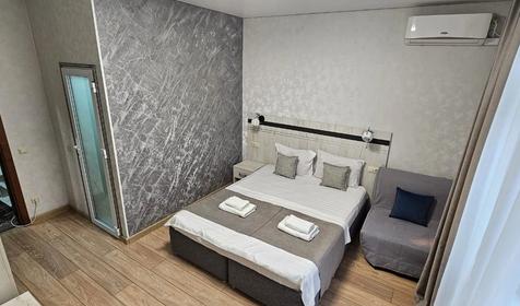 Четырехместный с выходом на бассейн