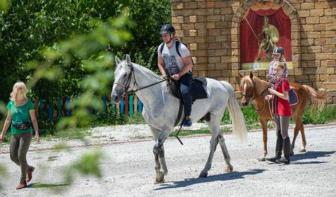 Конные прогулки "Тропами Амамзонок Боспорского царства" на "АРЕНЕ КОЛИЗЕЙ"