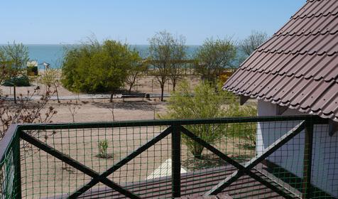 Коттедж четырехместный трехкомнатный, Казачий берег-1