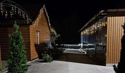 У пруда от Травел Хотелс Антураж