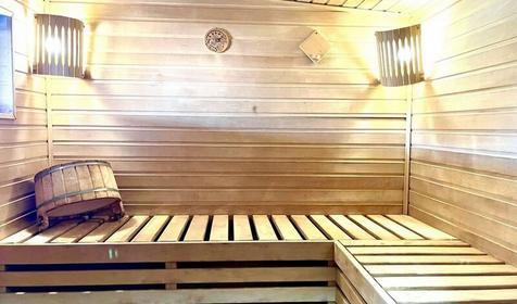 У пруда от Травел Хотелс Антураж