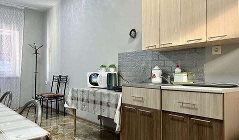 У пруда от Травел Хотелс Антураж