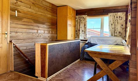 Пятиместный двухуровневый с кухней