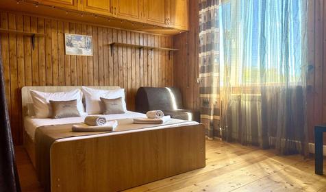 Пятиместный двухуровневый с кухней