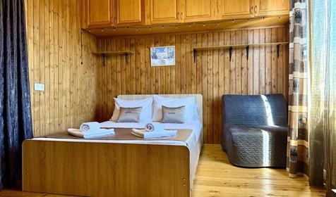 Пятиместный двухуровневый с кухней