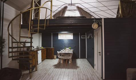 Барнхаус со сканди‑интерьером и тёплым бассейном