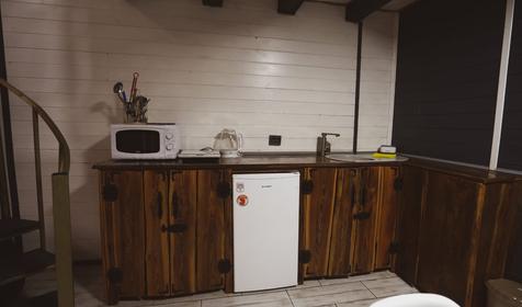 Барнхаус со сканди‑интерьером и тёплым бассейном