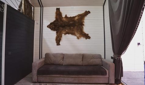 Барнхаус со сканди‑интерьером и тёплым бассейном