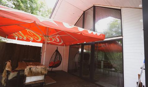 Барнхаус со сканди‑интерьером и тёплым бассейном