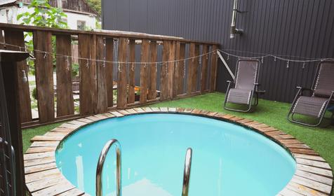 Барнхаус со сканди‑интерьером и тёплым бассейном