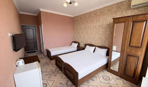 Улучшенный двухместный с балконом и видом на горы и бассейн